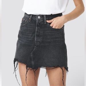 levi's deconstructed denim skirt in black size 29